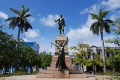41 Cuba - Matanzas - Parque Libertad - Jose Marti statue